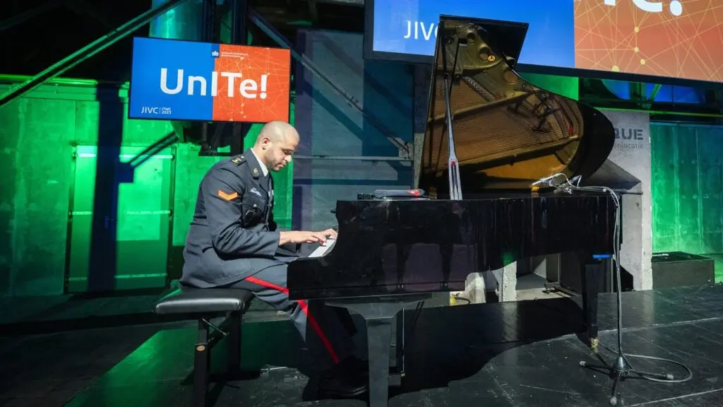 Pianist Defensie