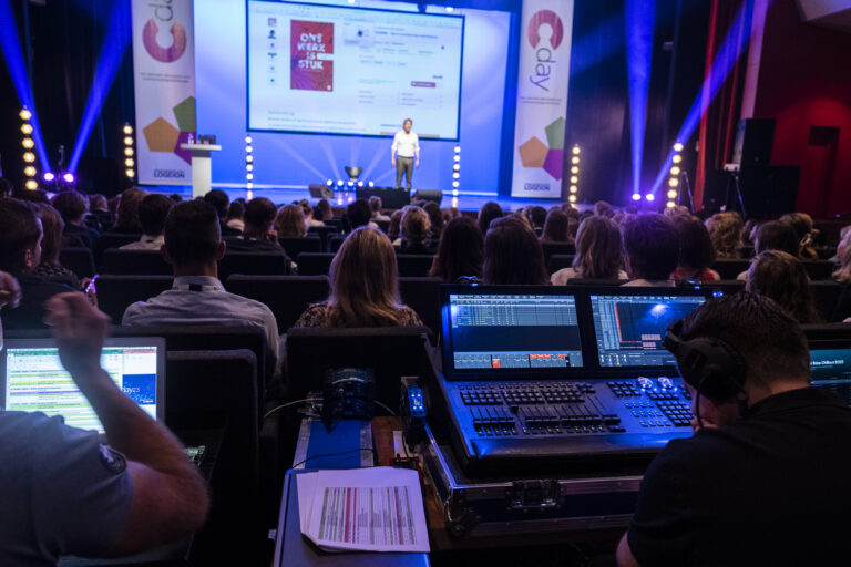 Zaal met publiek